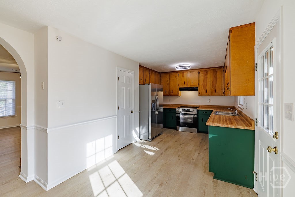 135 Longbranch Court Property Photo 9