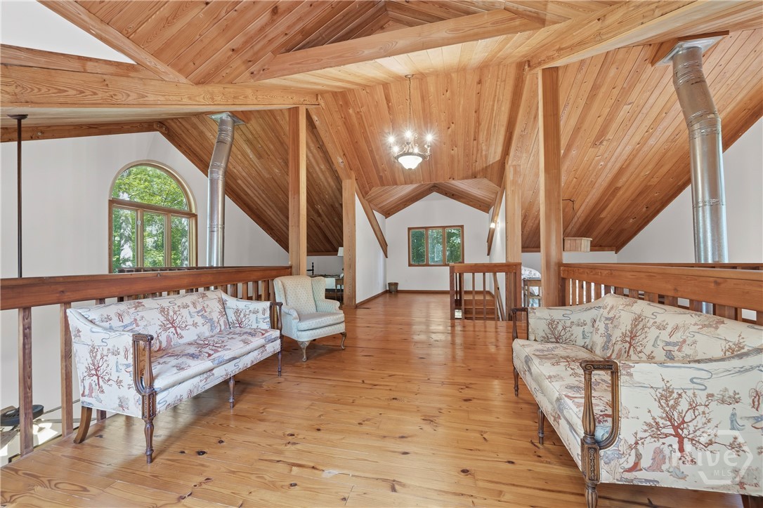 460 Se Honey Creek Property Photo 38