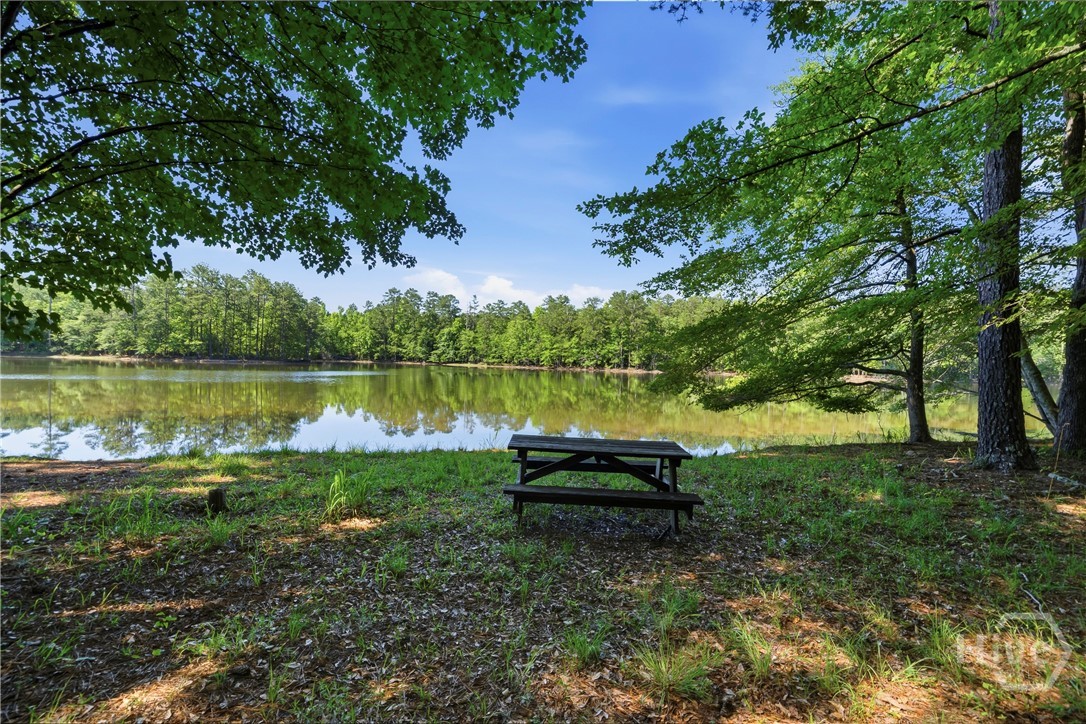 460 Se Honey Creek Property Photo 7