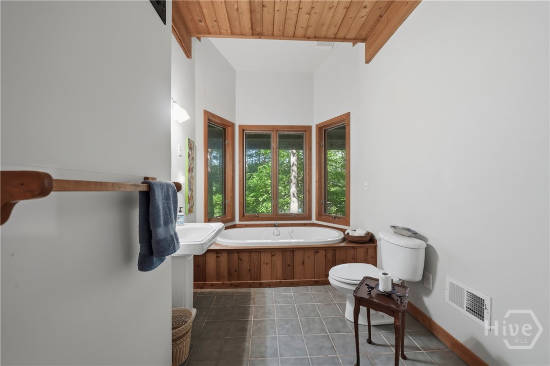 460 Se Honey Creek Property Photo 32