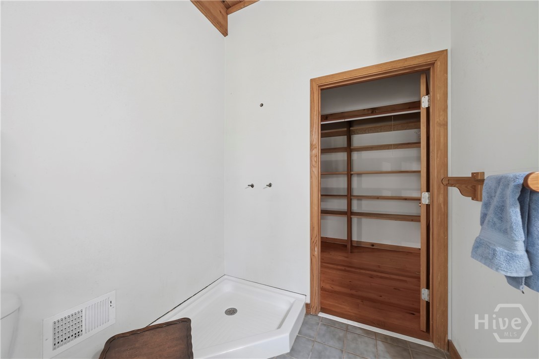 460 Se Honey Creek Property Photo 33