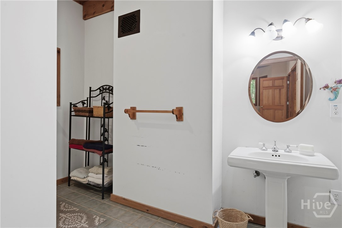460 Se Honey Creek Property Photo 62