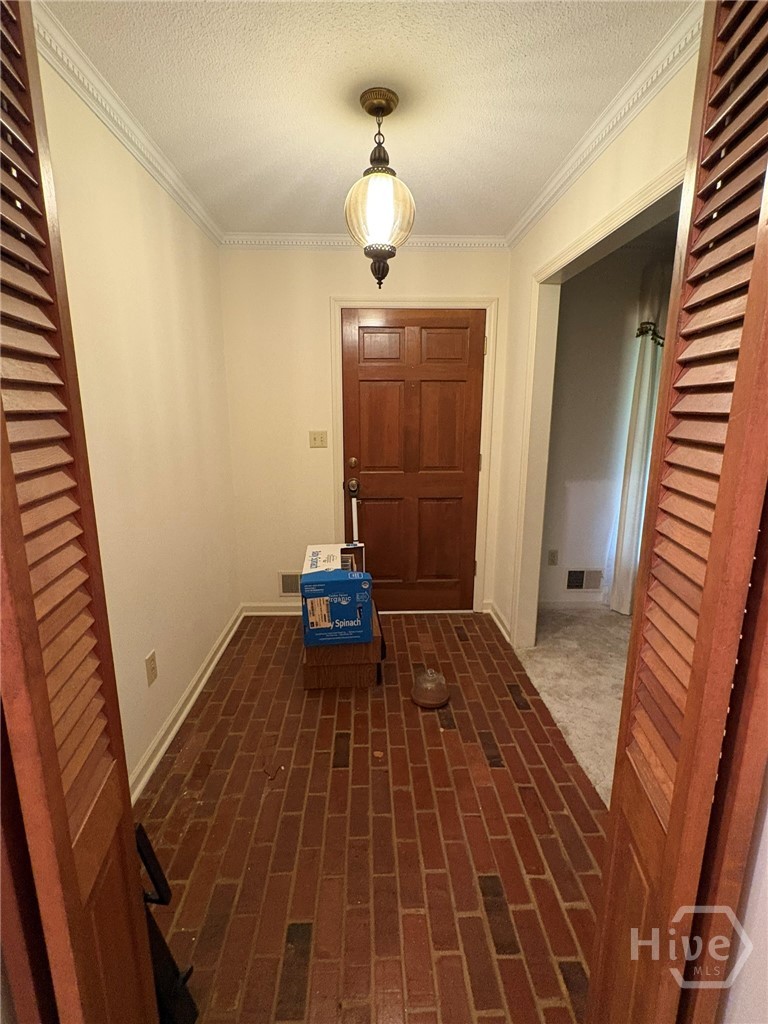 199 Williamsburg Lane Property Photo 4