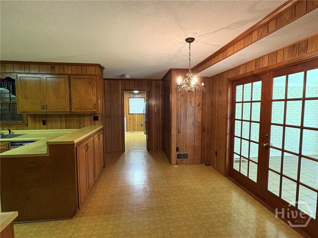 199 Williamsburg Lane Property Photo 11