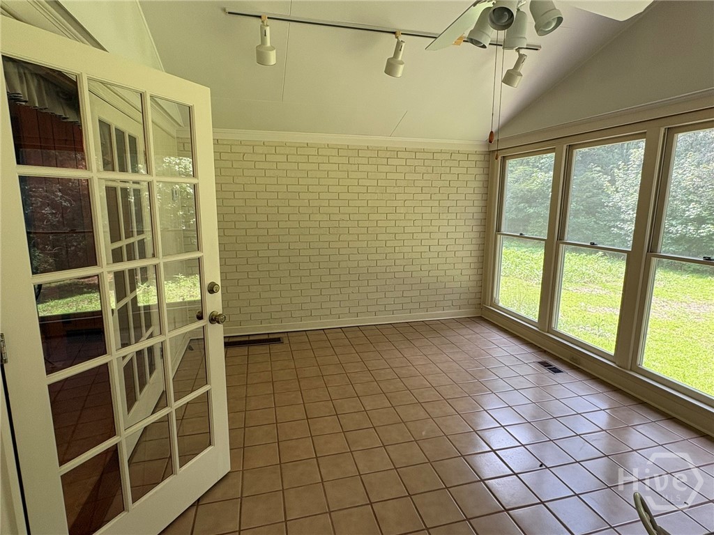 199 Williamsburg Lane Property Photo 15