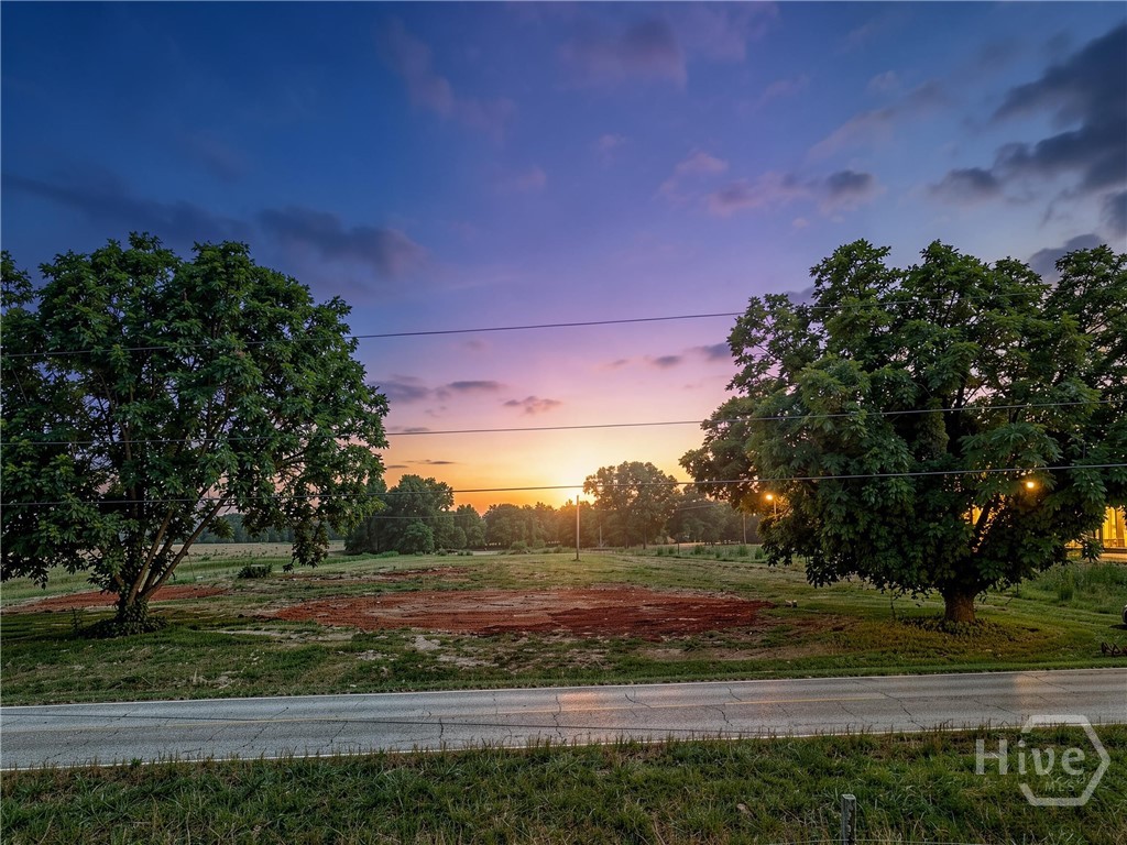 1088 Clements Road Property Photo 2