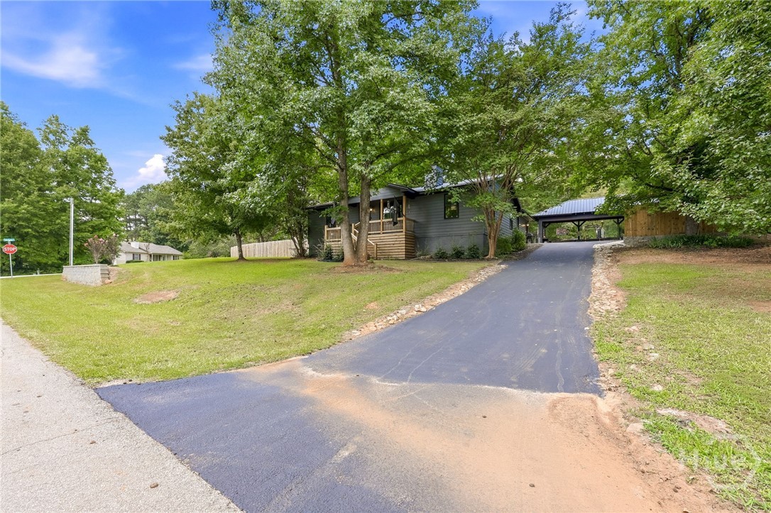 101 Fairlane Court Property Photo 4