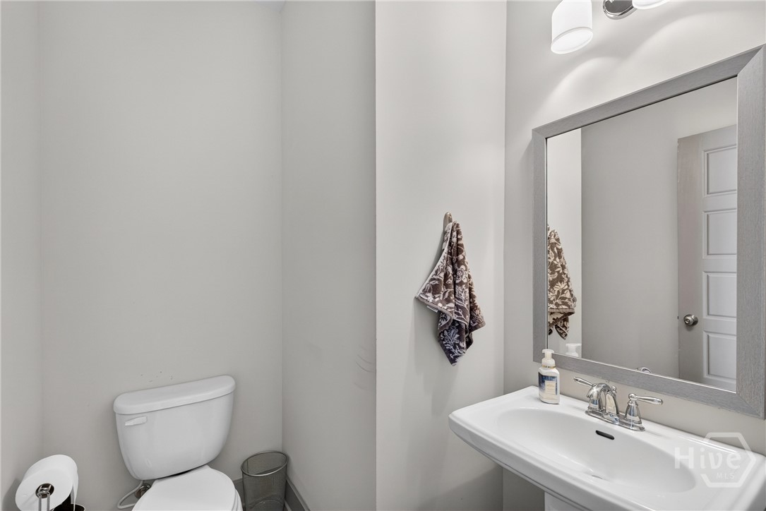 301 Edgewater Drive Property Photo 14