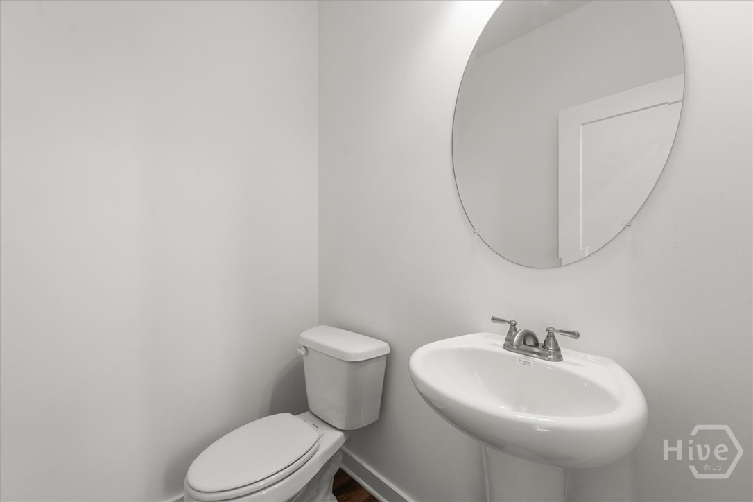 546 Lillian Way Property Photo 8