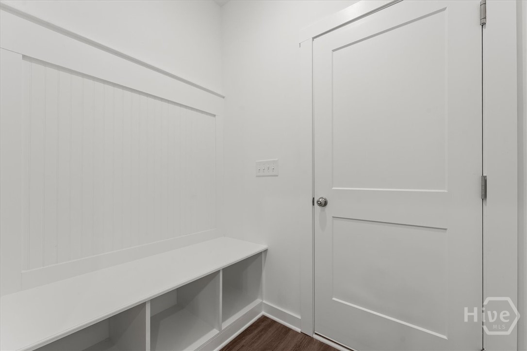 546 Lillian Way Property Photo 16