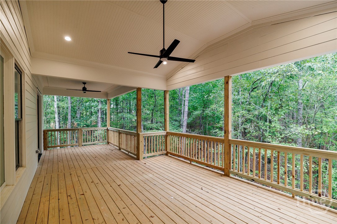 242 Carriage Avenue Property Photo 43