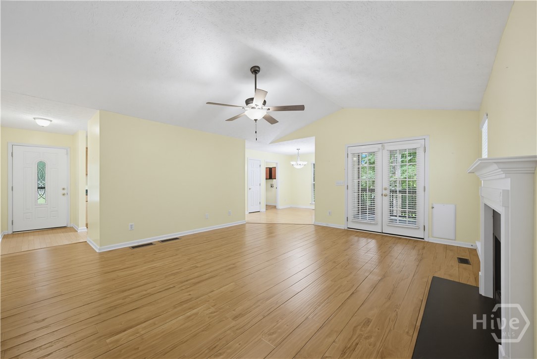 320 River Chase Drive Property Photo 6