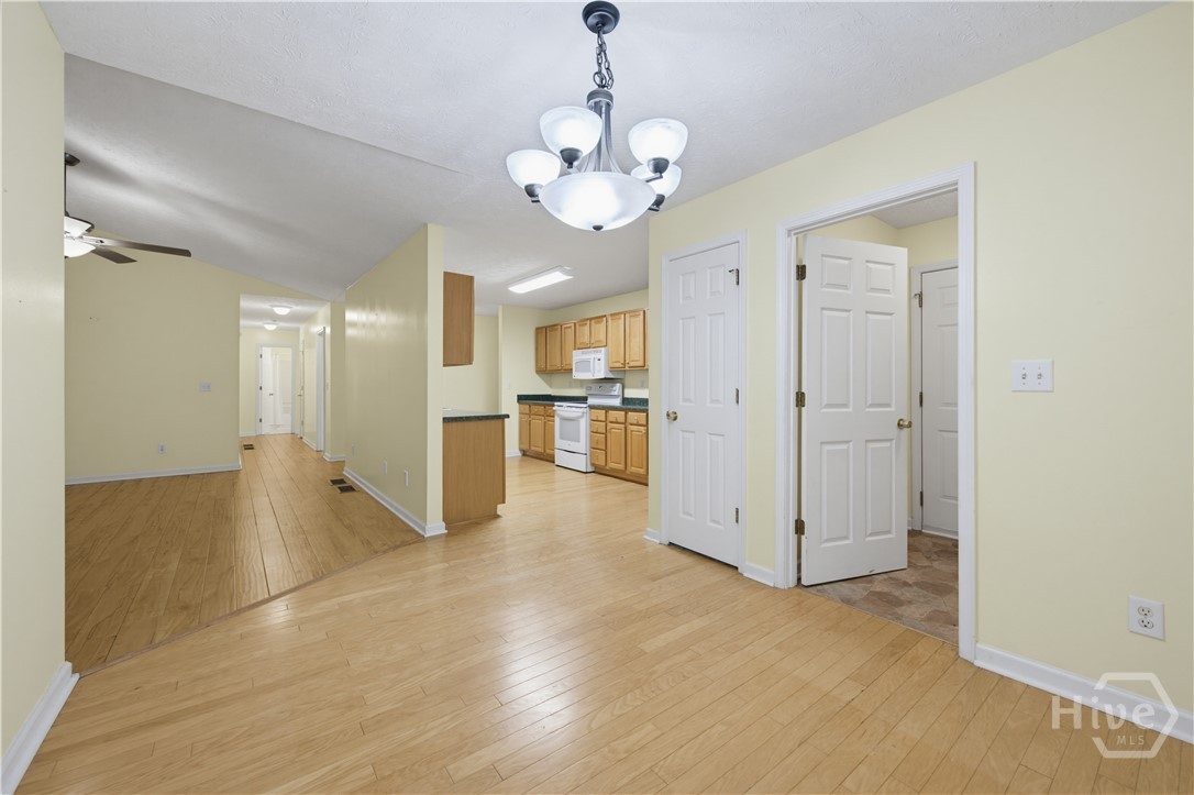 320 River Chase Drive Property Photo 8