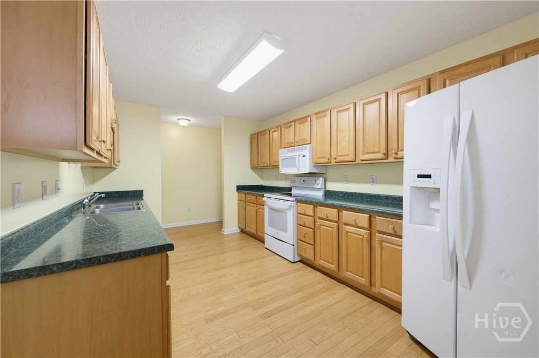 320 River Chase Drive Property Photo 10