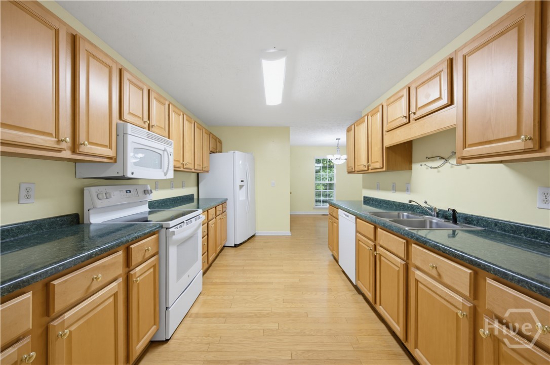 320 River Chase Drive Property Photo 11