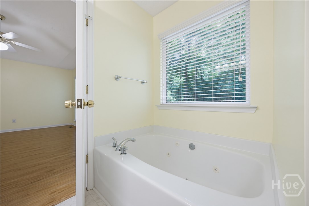 320 River Chase Drive Property Photo 16