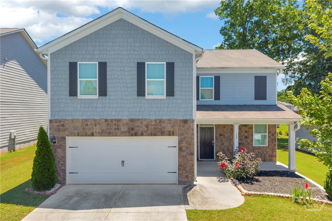 135 Starbuck Parkway Property Photo 1