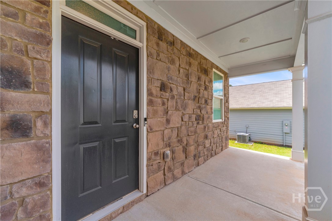 135 Starbuck Parkway Property Photo 7