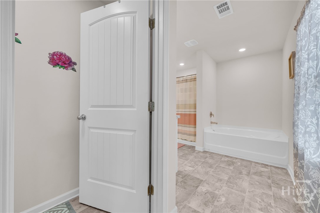 135 Starbuck Parkway Property Photo 32