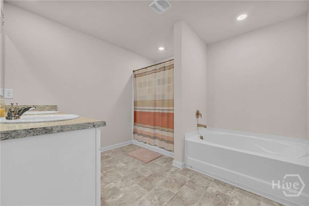 135 Starbuck Parkway Property Photo 34