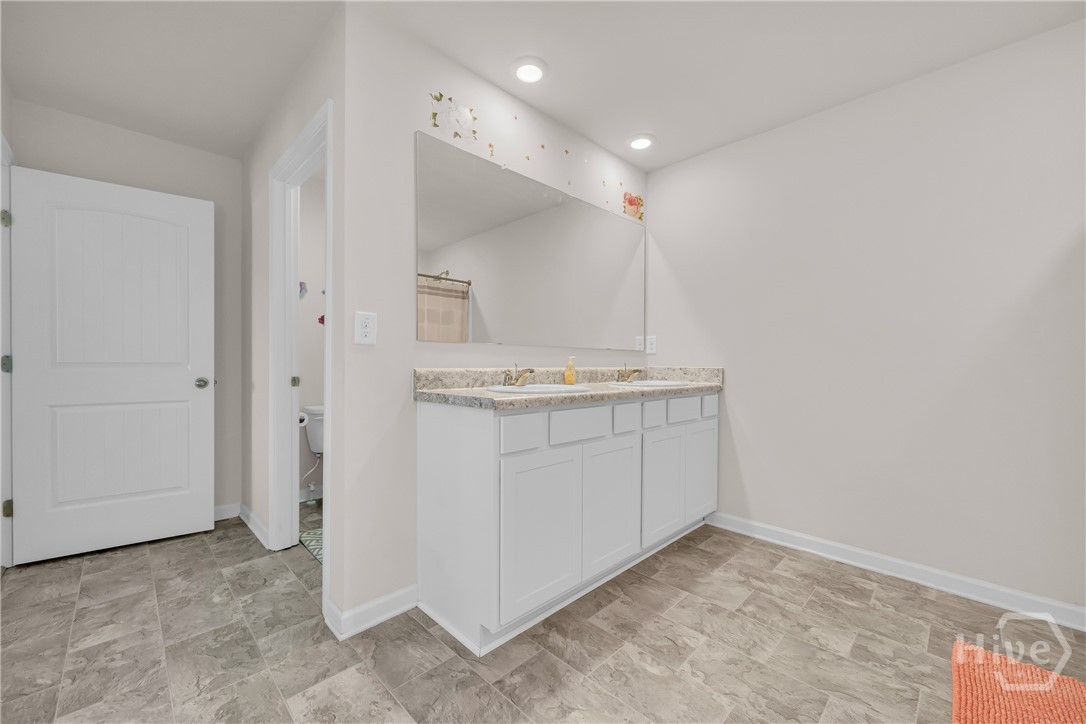 135 Starbuck Parkway Property Photo 36