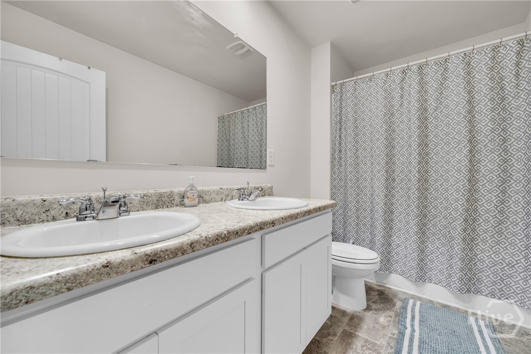 135 Starbuck Parkway Property Photo 40