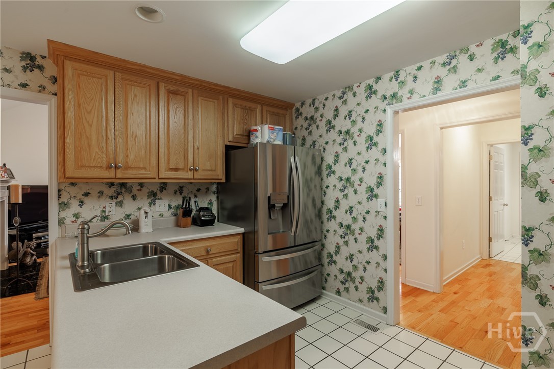 825 Saint Ives Lane Property Photo 10