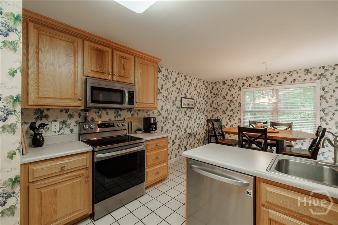 825 Saint Ives Lane Property Photo 11