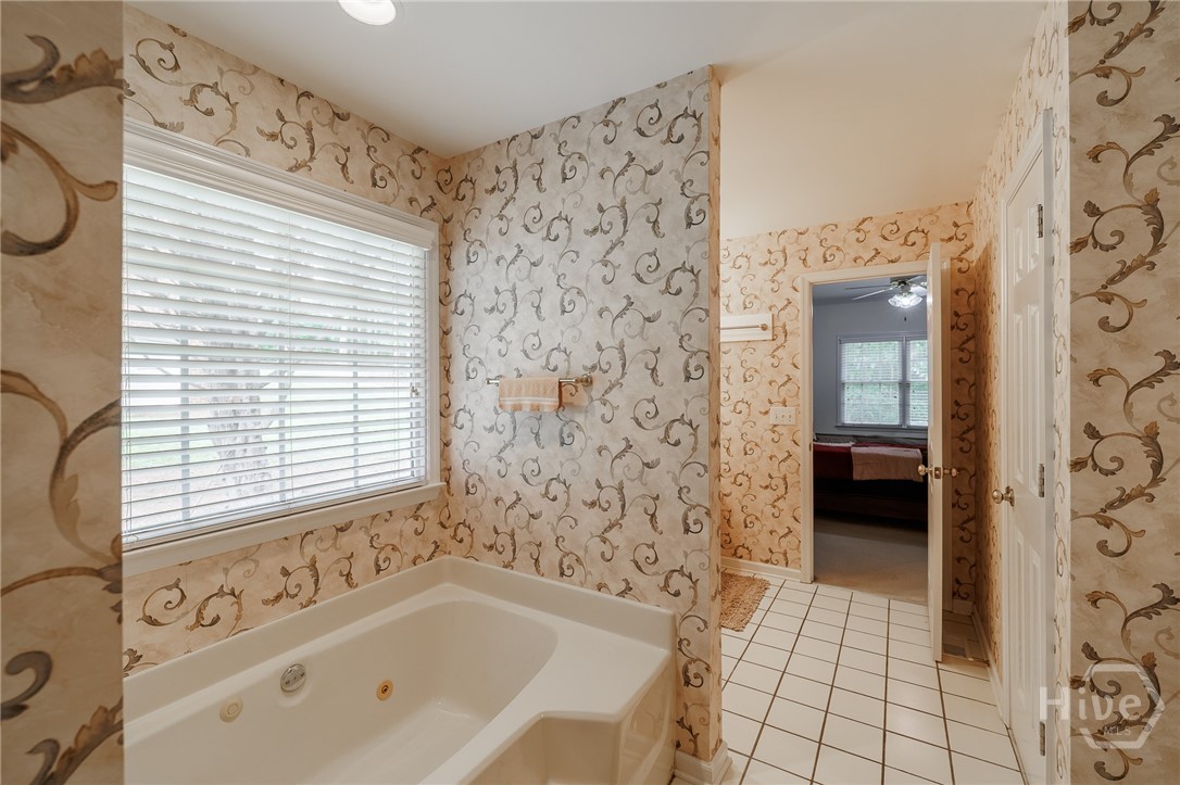 825 Saint Ives Lane Property Photo 17