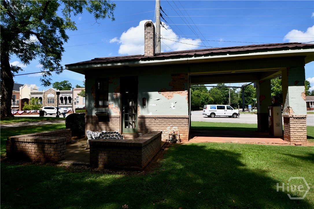 7 & 18 S Main Street Property Photo 6