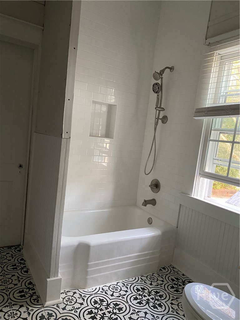 147 White Circle Property Photo 13