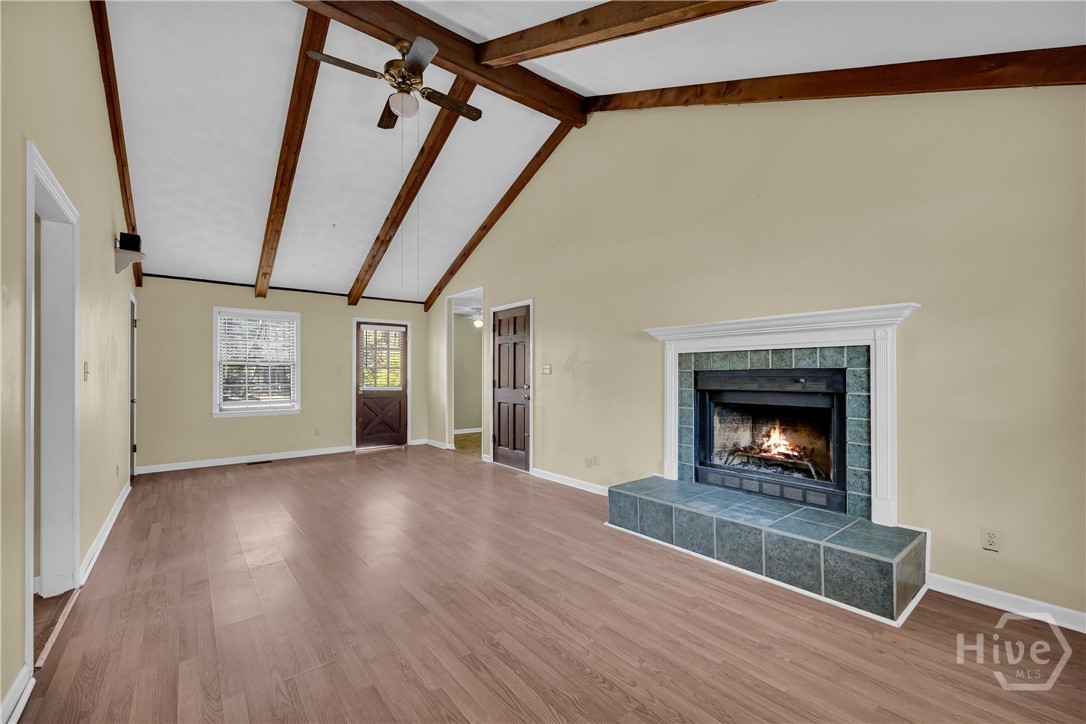 185 Live Oak Place Property Photo 8
