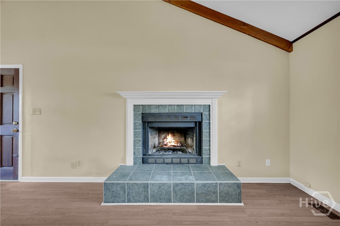 185 Live Oak Place Property Photo 12