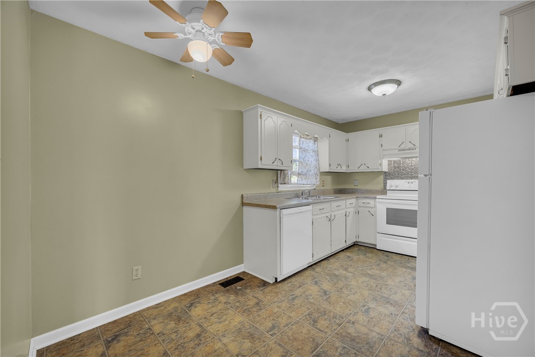 185 Live Oak Place Property Photo 15