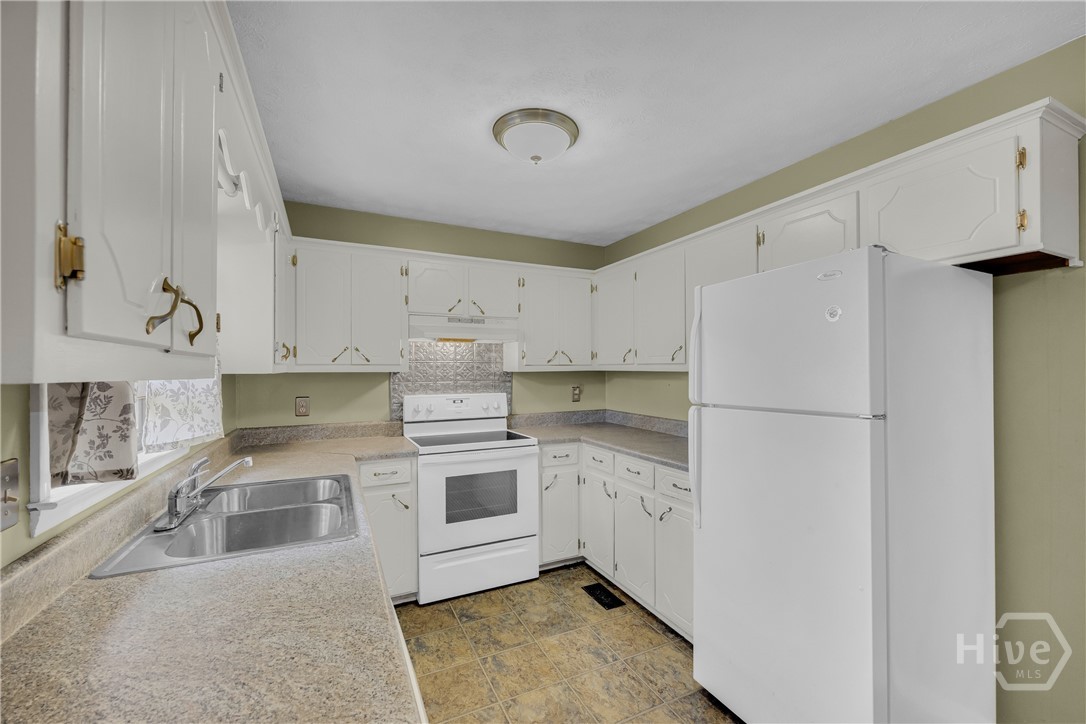 185 Live Oak Place Property Photo 16