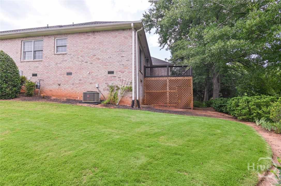 645 Saint Ives Drive Property Photo 9