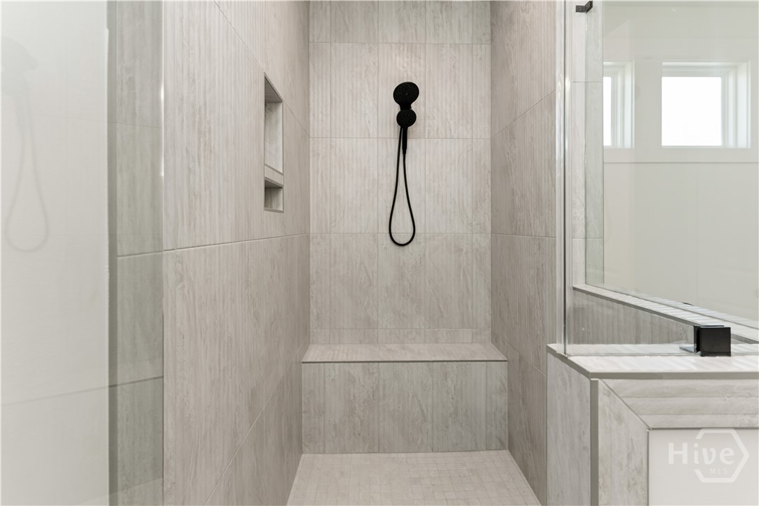 1140 Madison Hills Drive Property Photo 32