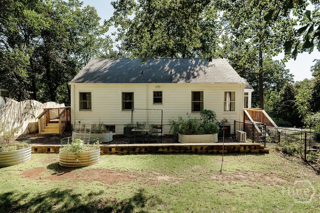 1686 S Milledge Avenue Property Photo 2