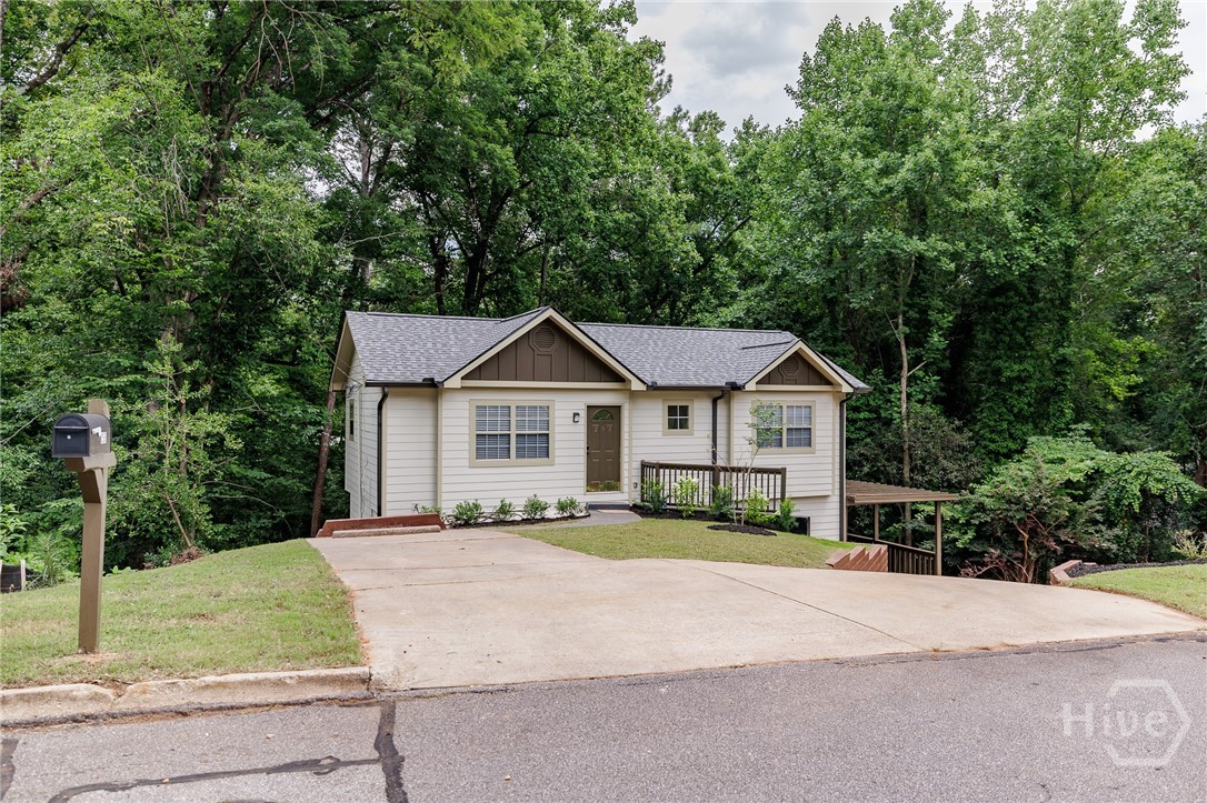 255 Pine Valley Drive Property Photo 2