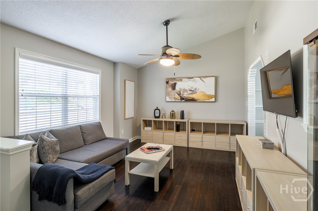 255 Pine Valley Drive Property Photo 4