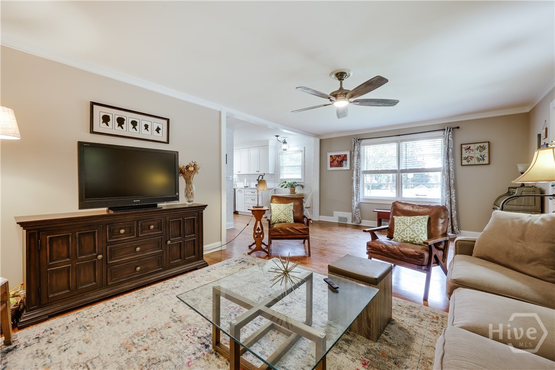 594 Forest Heights Drive Property Photo 4