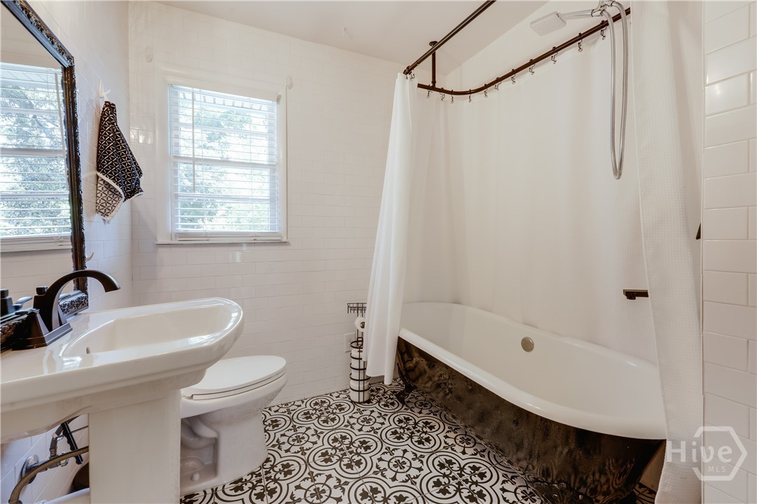 594 Forest Heights Drive Property Photo 12