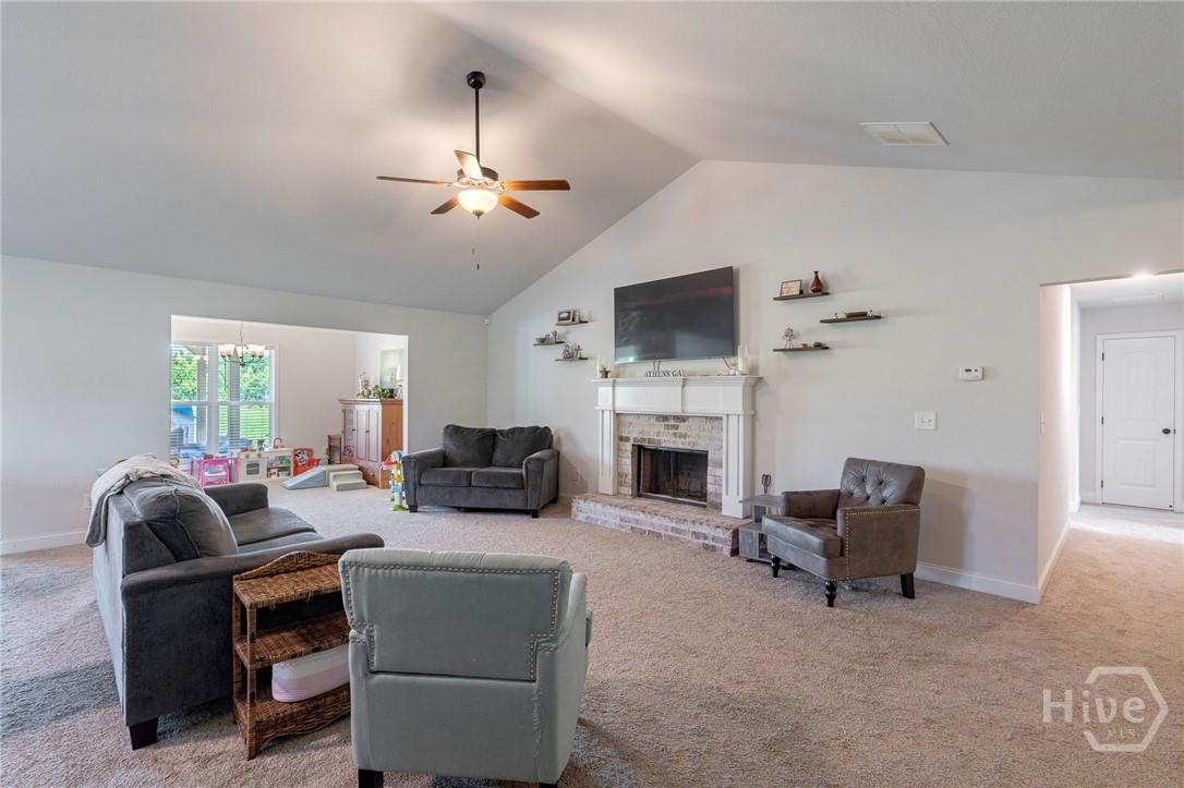 327 Skyview Drive Property Photo 3