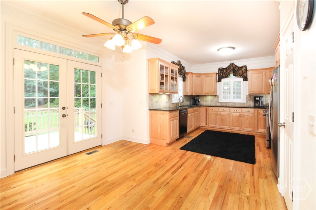 1051 Spring Creek Drive Property Photo 12