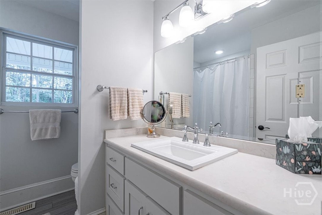 1011 H D Atha Road Property Photo 14