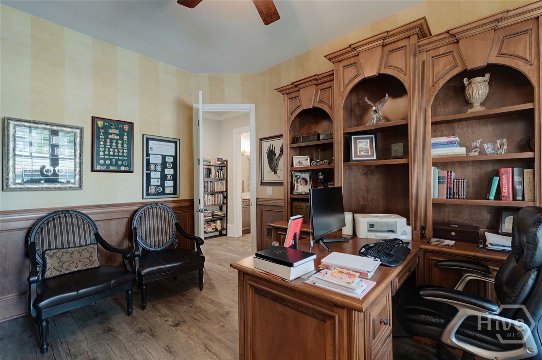 300 Horseshoe Bn Property Photo 17