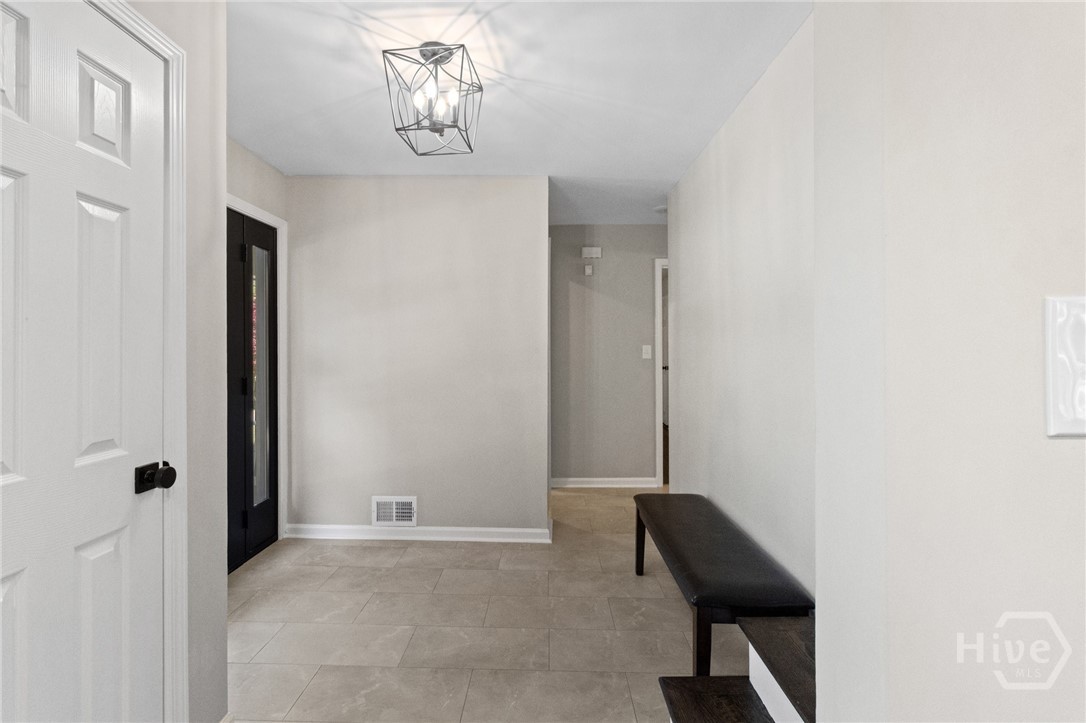 400 Somerset Drive Property Photo 8