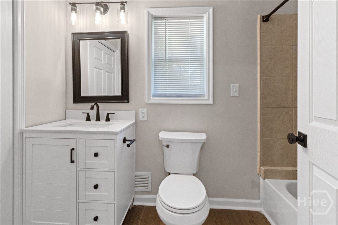 400 Somerset Drive Property Photo 17