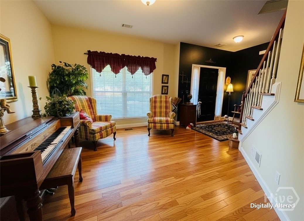 933 Vinings Drive Property Photo 9