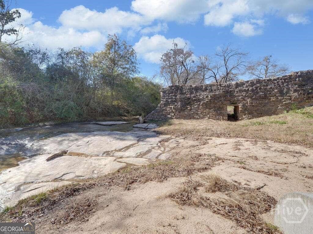 597 Hwy 82 Property Photo 5